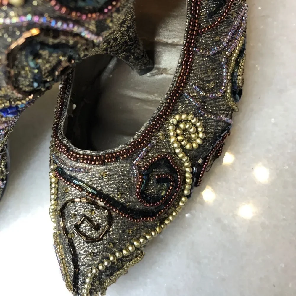 New Valerie Stevens beaded gold pumps - Picture 4 of 11